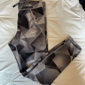 Nike Dri-Fit Gray Compression Leggings. Size M.